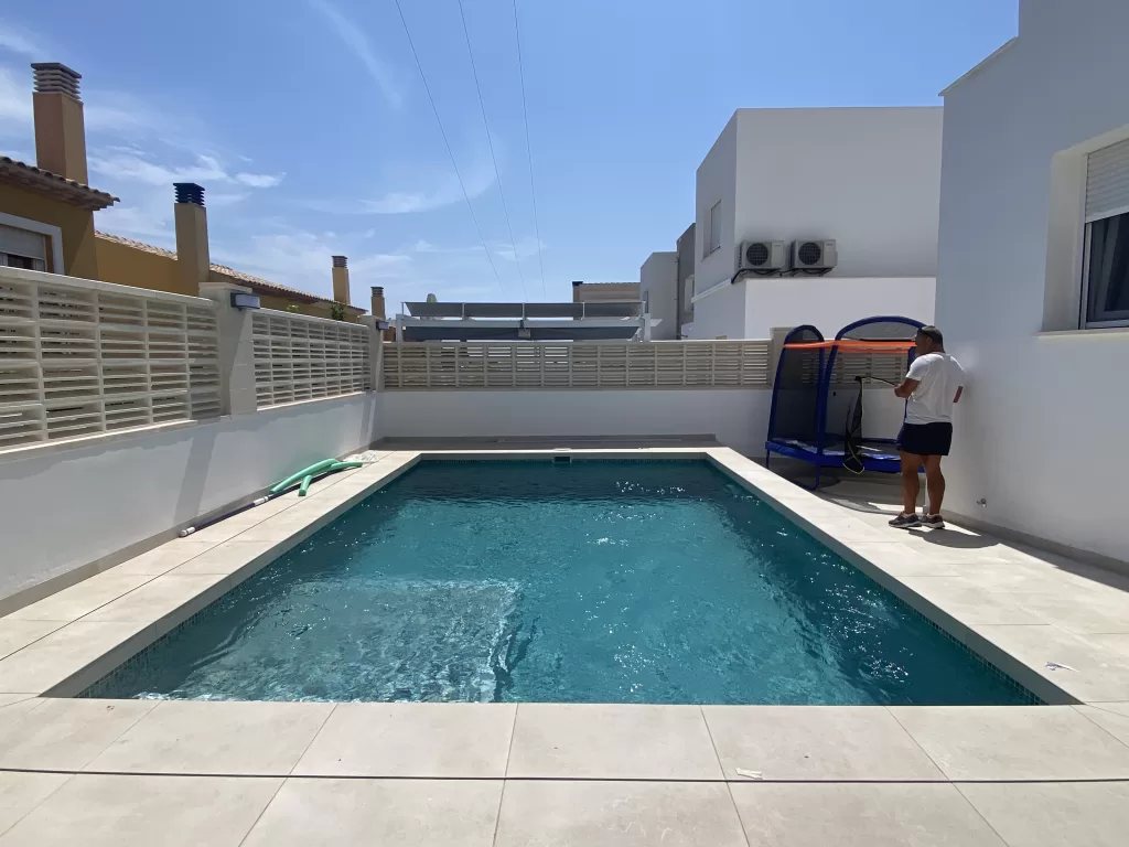 Pool construction reference