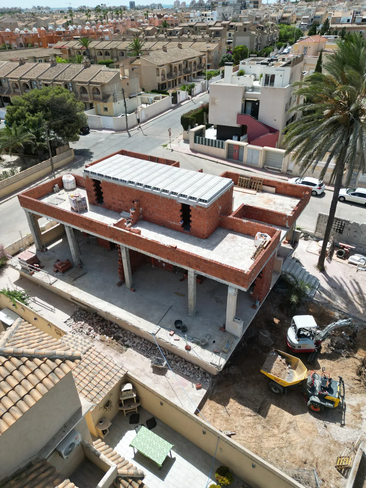 Villa en reconstrucción en la Costa Blanca: estructura y cubierta — Creator Company