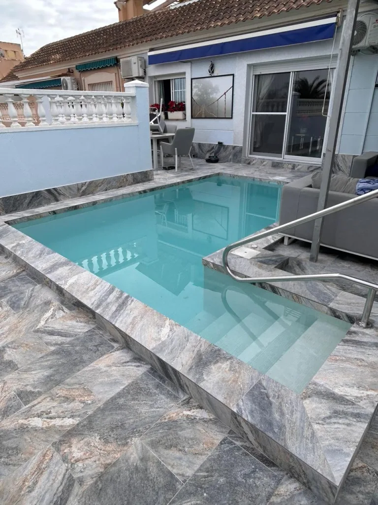 Pool and terrace, 6×3 m in Los Urutias