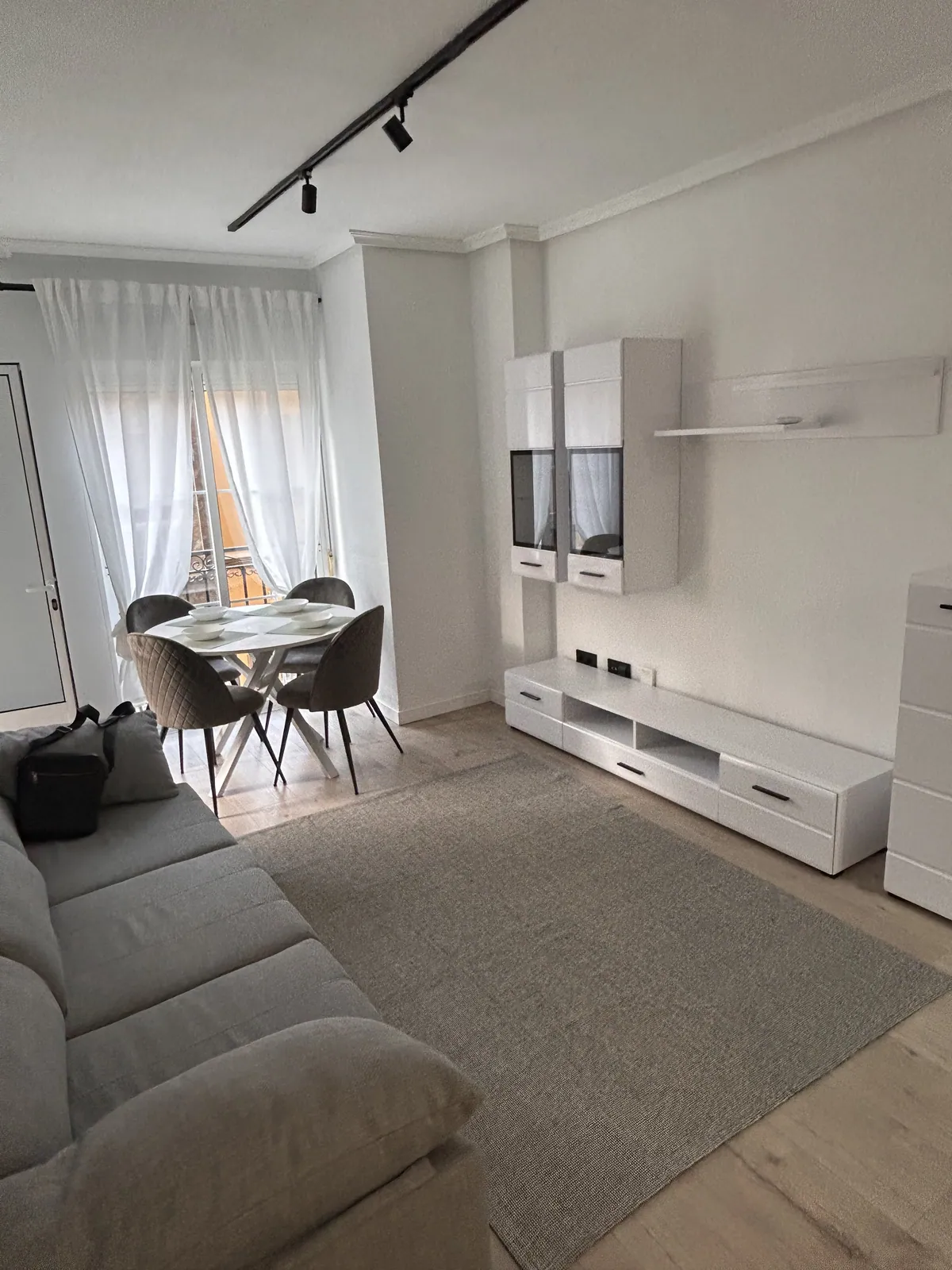 Piso reformado para alquiler en Torrevieja — Creator Company