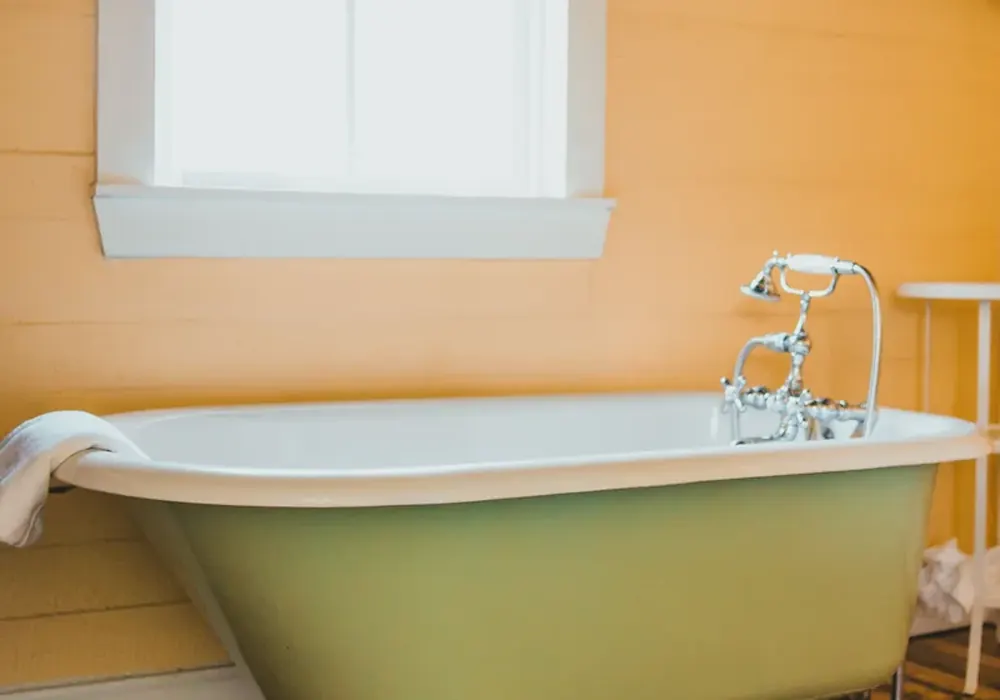Bathroom before renovation